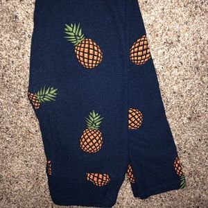 LuLaroe Tween size leggings. Like new.